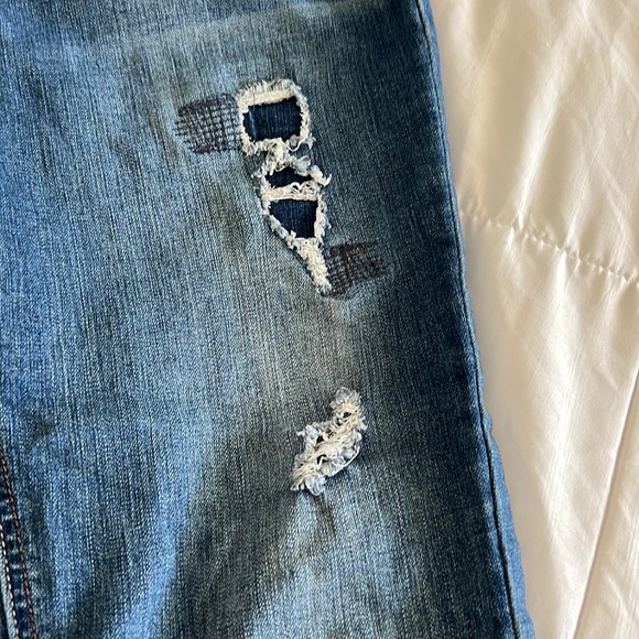 KENSIE Distressed Jeans - Picture 7 of 7